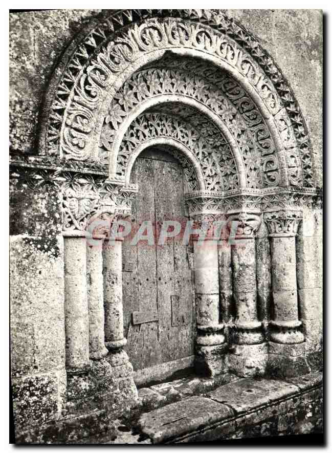 CPM Eglise de fenioux Charente Maritime Porte cote Nord XII siecle 