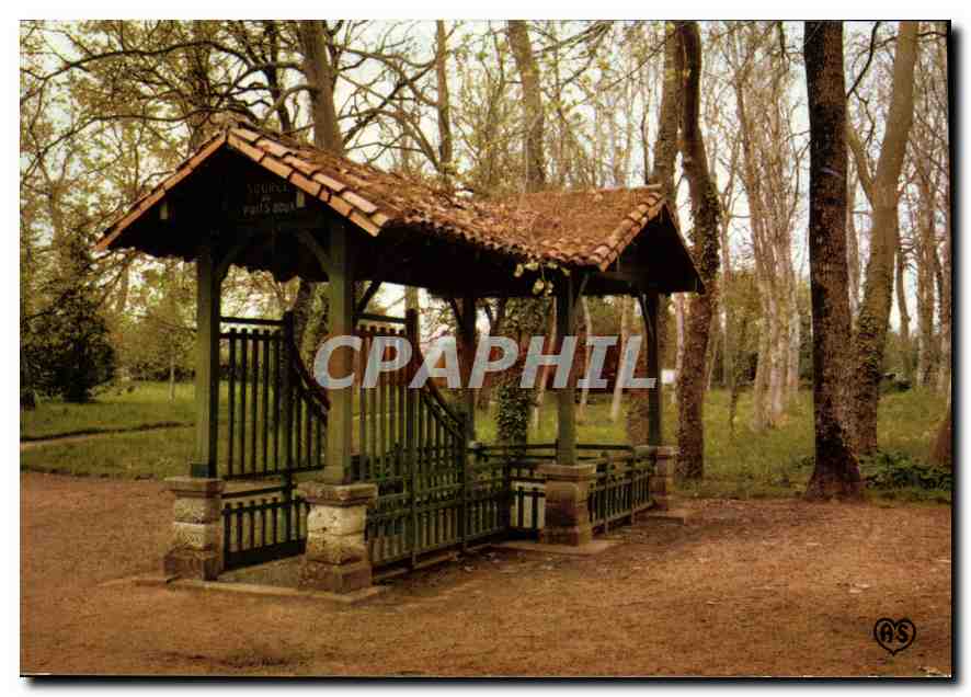 CPM Saujon Ch Mme la Fontaine du Puits Doux 