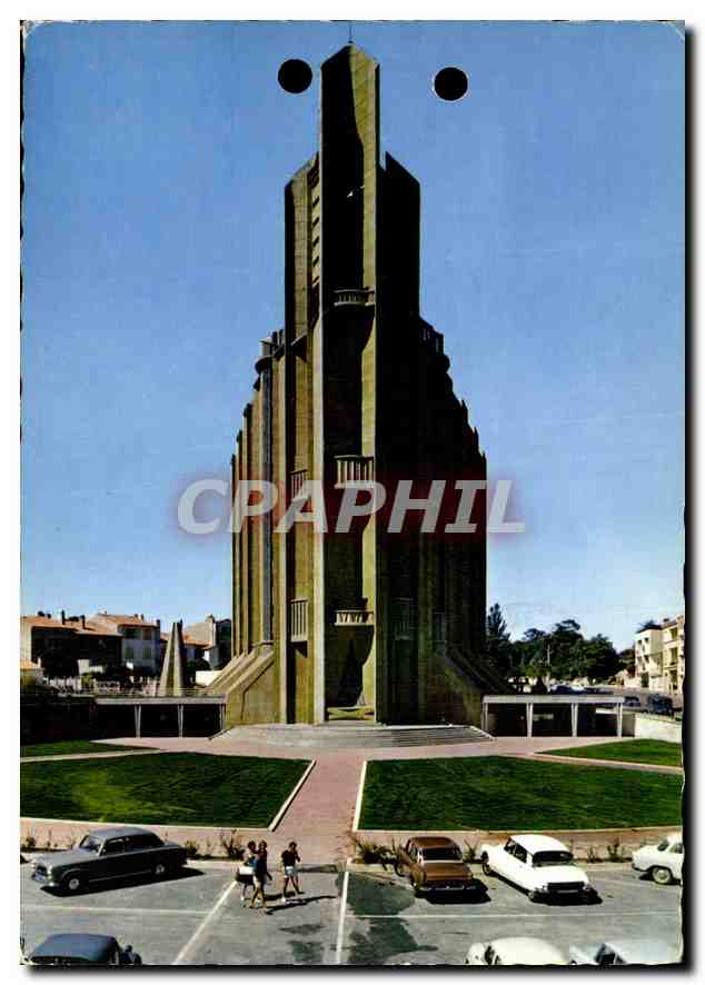CPM Royan l'eglise Notre Dame Facade Est le Clocher 