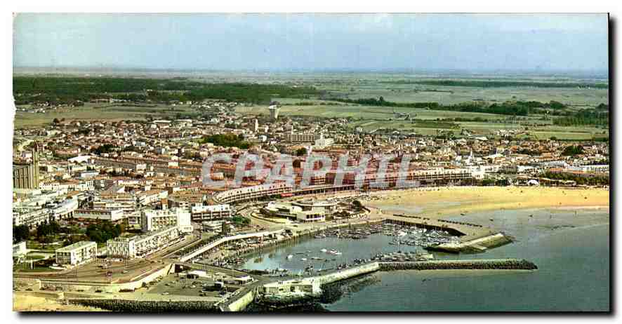 CPM La Cote de Beaute royan Charente Maritime vue d'ensemble au premier plan le Bac reliant Royan a 
