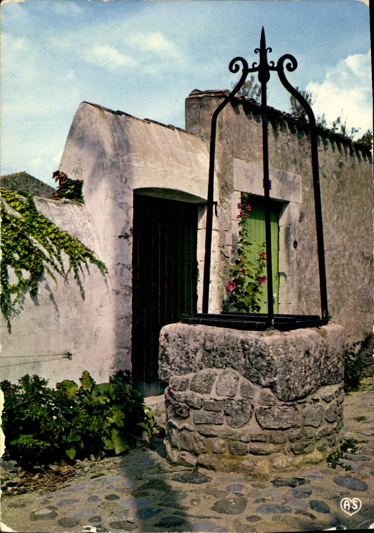 CPM Ile de Re Saint martin C Mme vieux Puits 