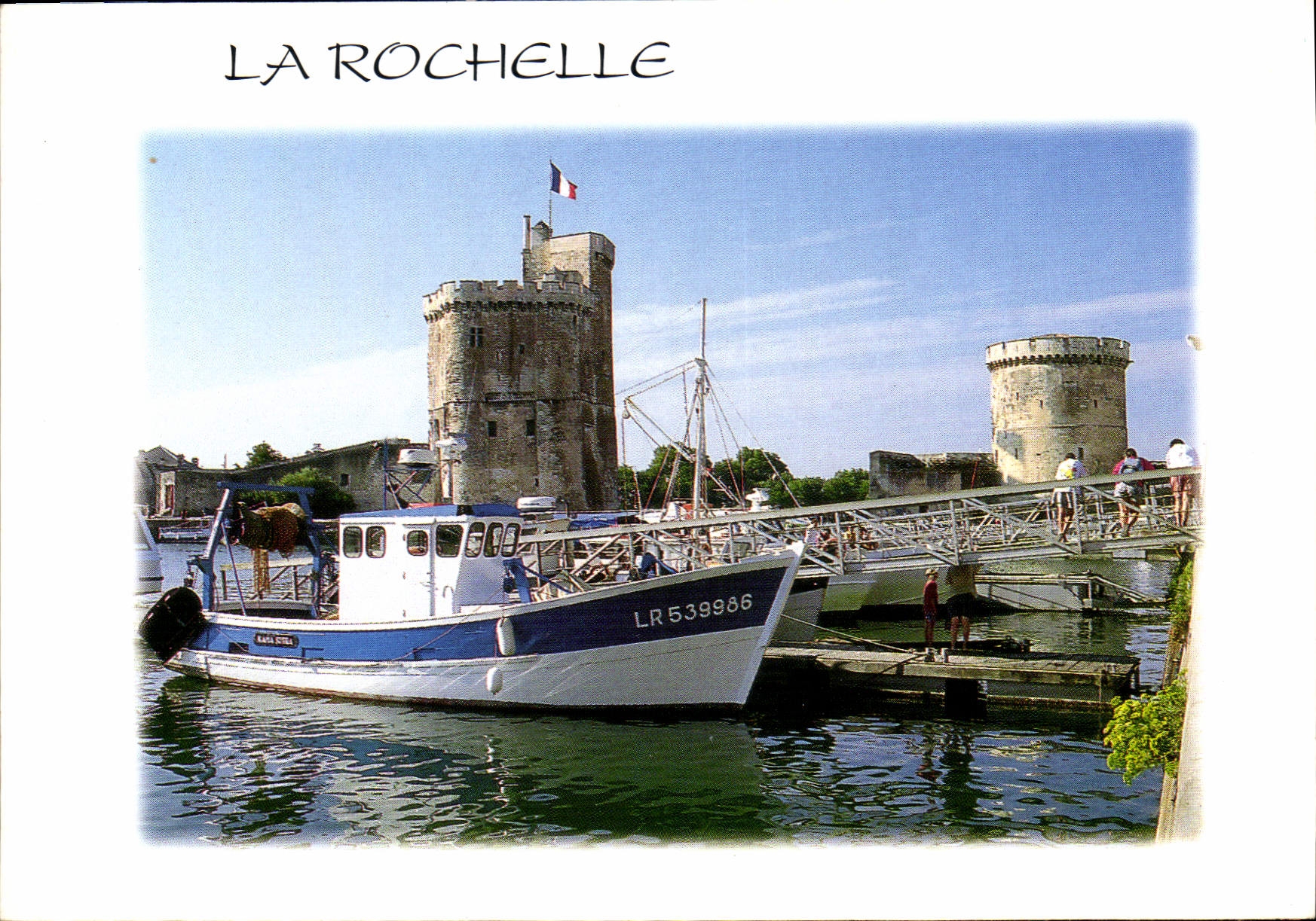 CPM La rochelle Ville historique le vieux Port 