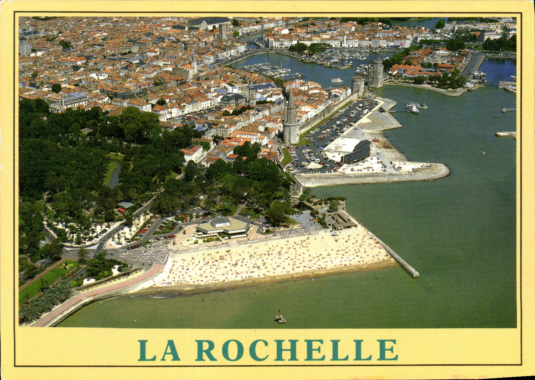 CPM Image de la Charente Maritime la rochelle la Plage de la Concurrence les tours et le Vieux Port 