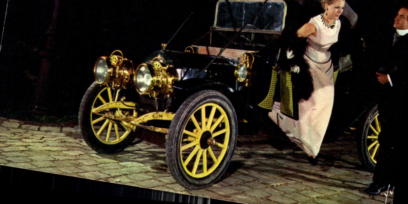 Voiture Studebaker 1912 — Éditions d'Art Yvon — N° 17