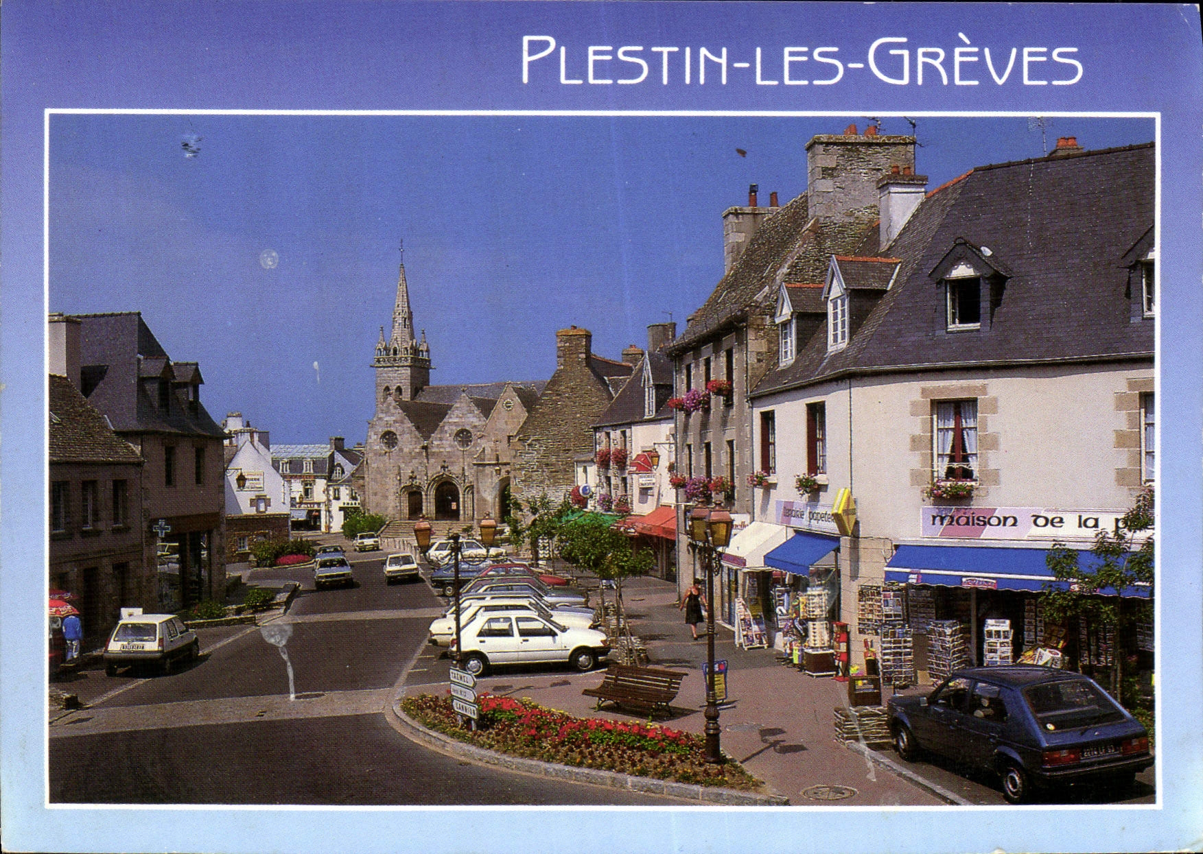 CPM Couleurs de Bretagne La Cote des Bruyeres Plestin les Greves Cote d'Amour le bourg et l'eglise d