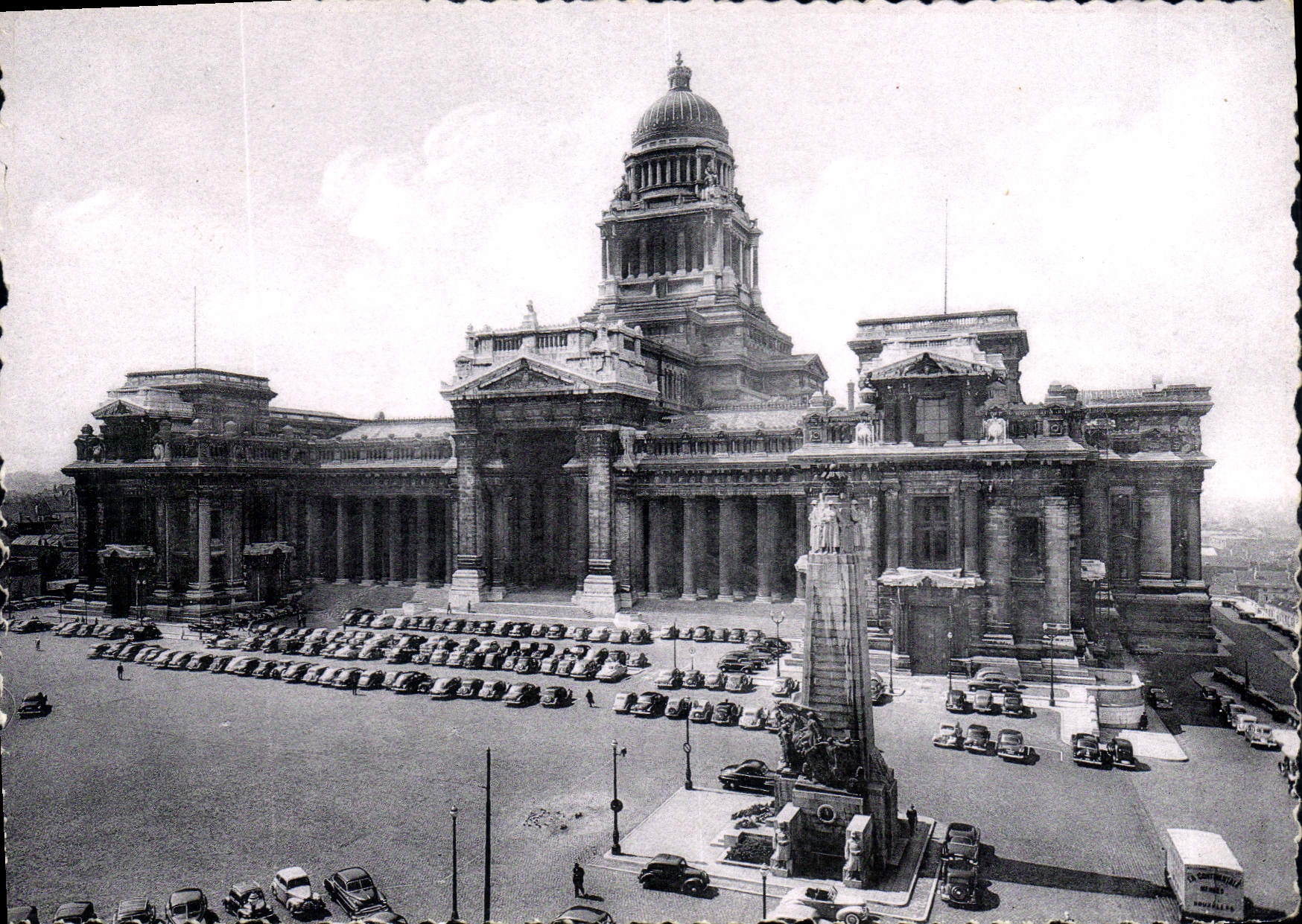 Palais de Justice et Monument de l'Infanterie — Bruxelles — Ern Thill