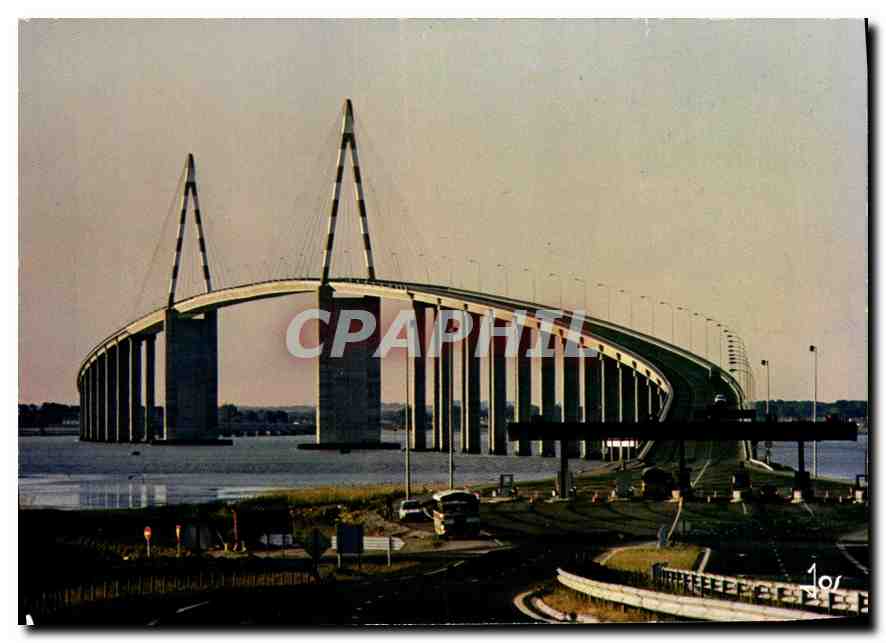 CPM Saint Nazaire Saint Brevin le Pont de Mindin construit sur la Loire de mai 1972 a octobre 1975 