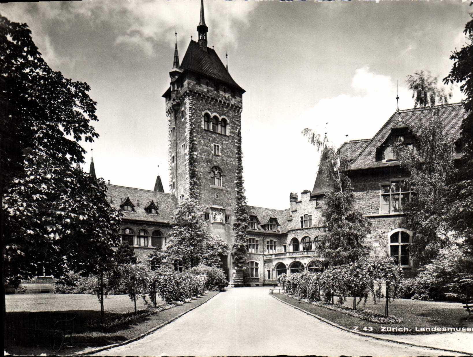 Zurich — Landesmuseum — éditeur Verlag Beningen & Zürichpaluch