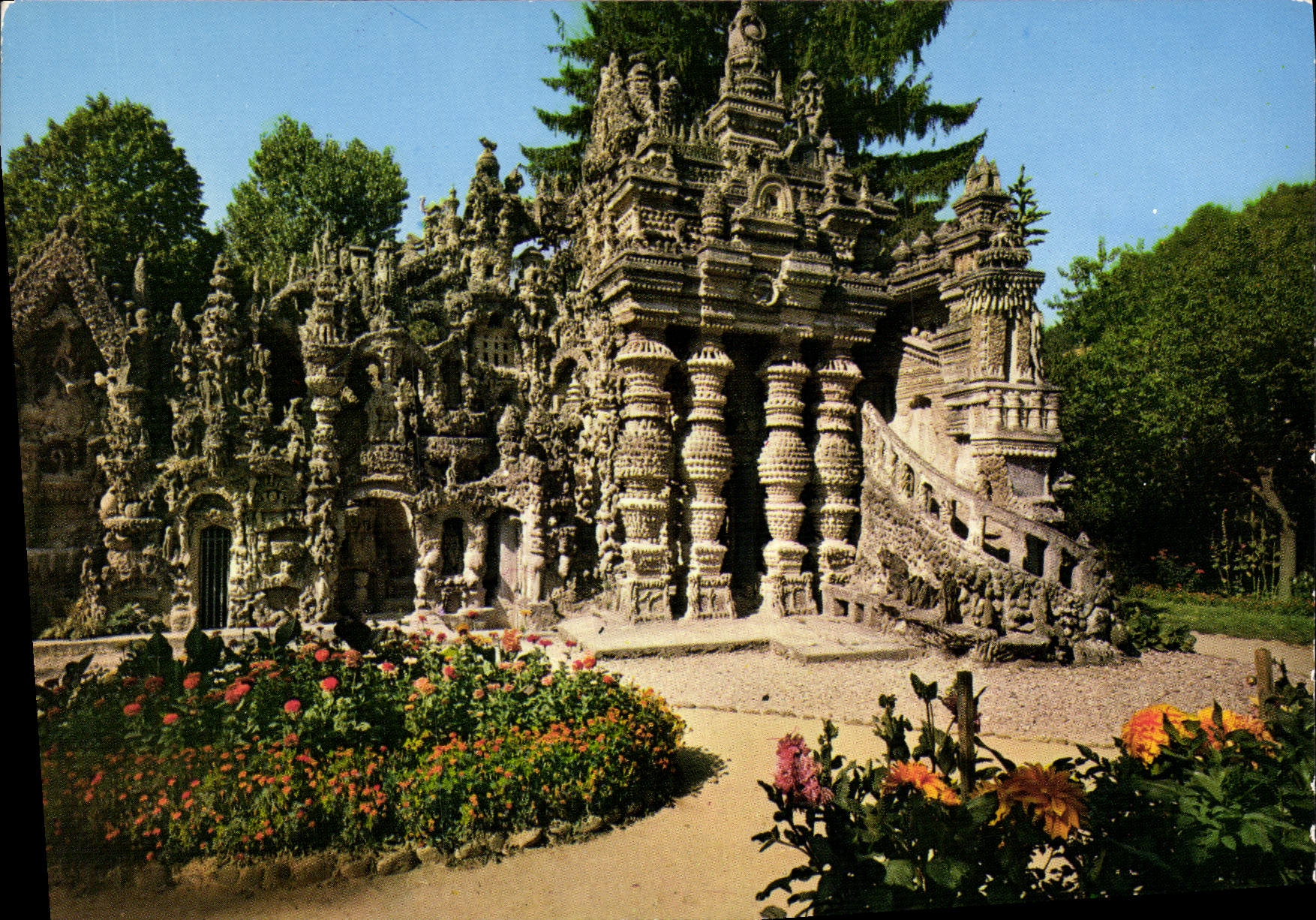 Le Palais Idéal — Haüterives (Drôme) — Éditions J. Cézillard