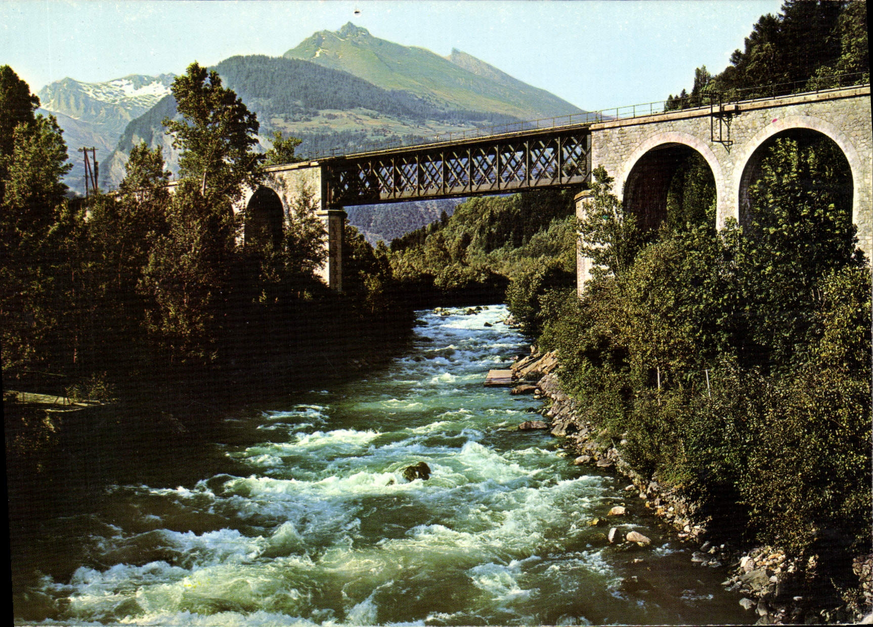 CPM Bourg St Maurice Savoie le viaduc au fond Pointe du Clapey L'Isere Depart des championats de can