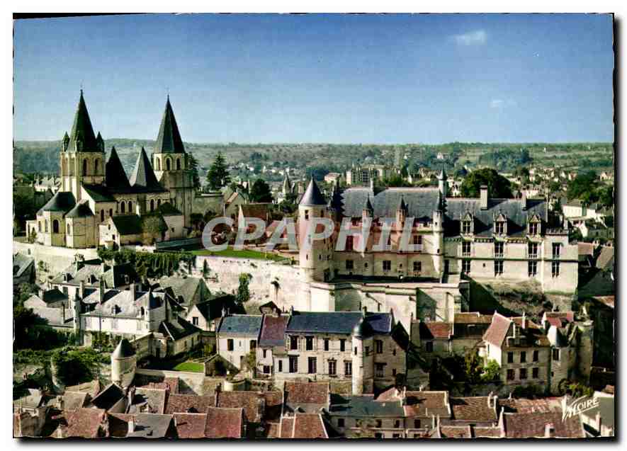 CPM les Merveilles du Val de Loire Loches Indre et Loire L'Eglise Saint Ours et les Logis Royaux du 