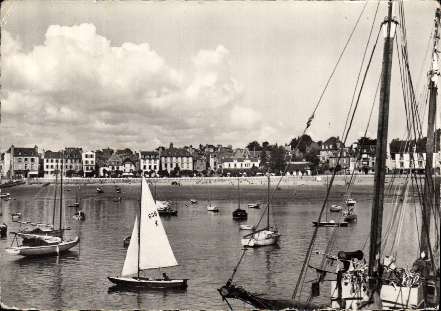 Saint-Quay-Portrieux — Le Port à marée haute — Cliché Joubert