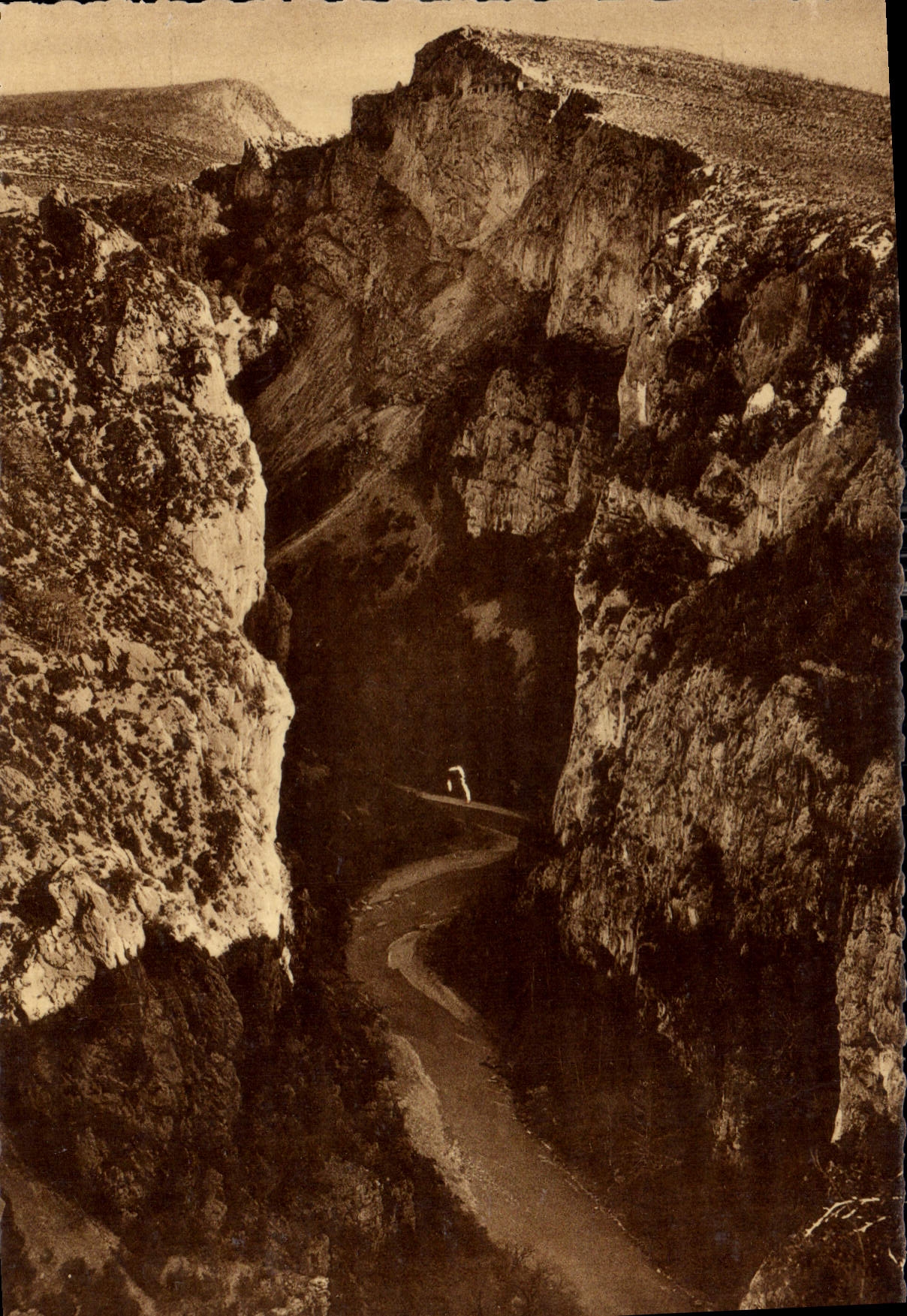 CPM Les Gorges du Verdon Tunnel de Fayet vu des Cavaliers par route rive gauche 