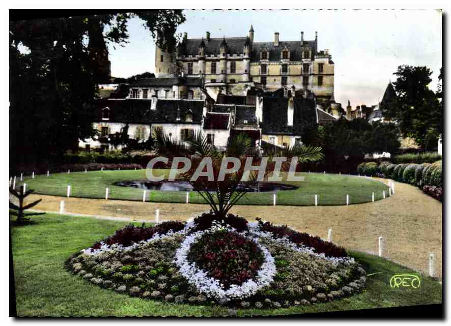 CPM Loches Indre et Loire Le Chateau Royal vu du Jardin Public 