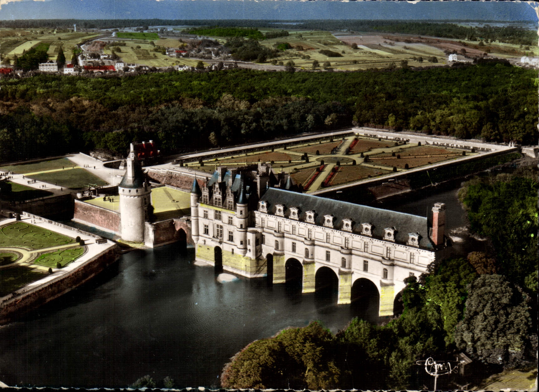 CPA Chenonceaux I et L Vue aerienne Le Chateau et ses Jardins 