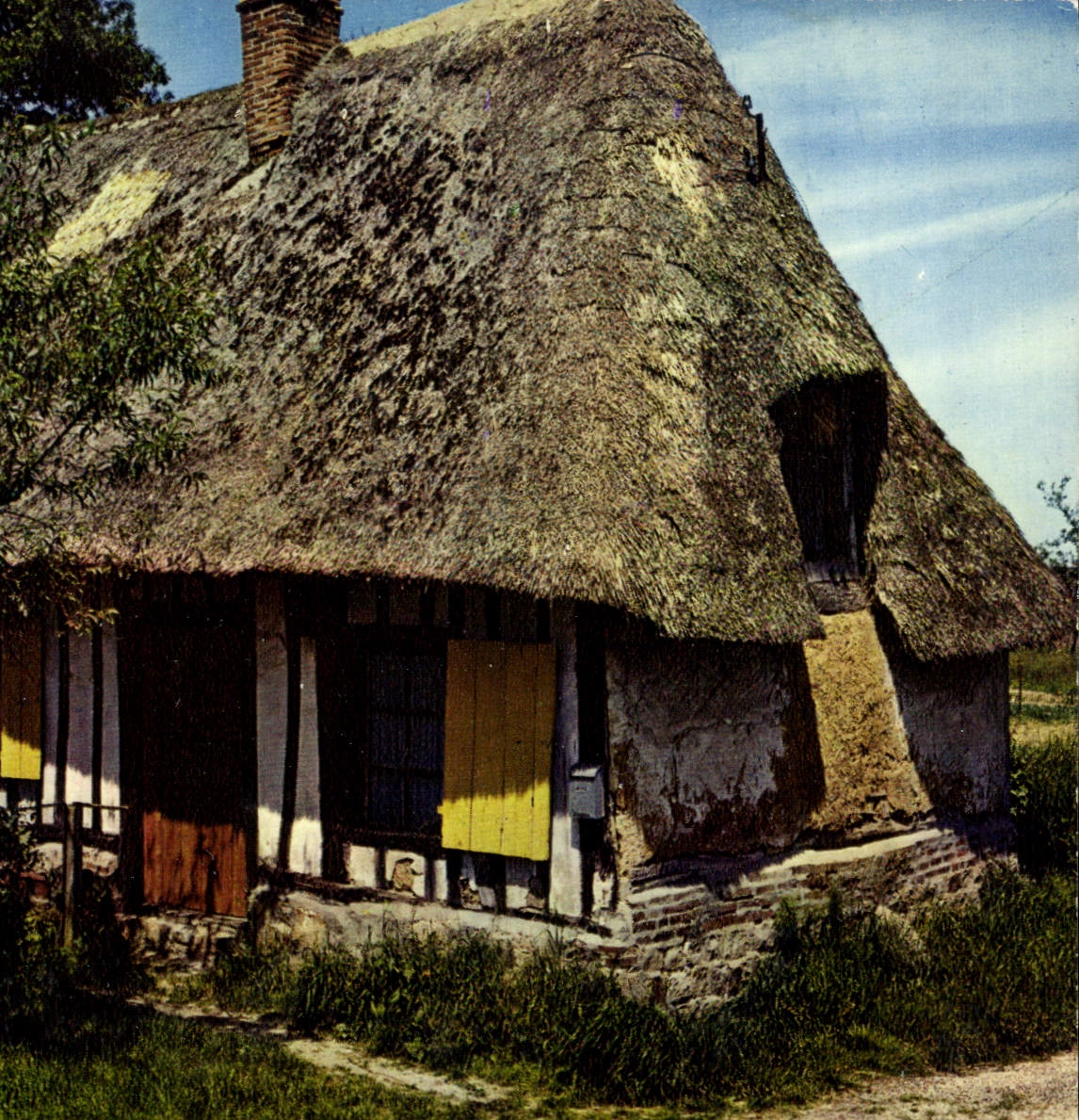 CPM Charmes et couleurs de la Normandie Chaumiere Normande 