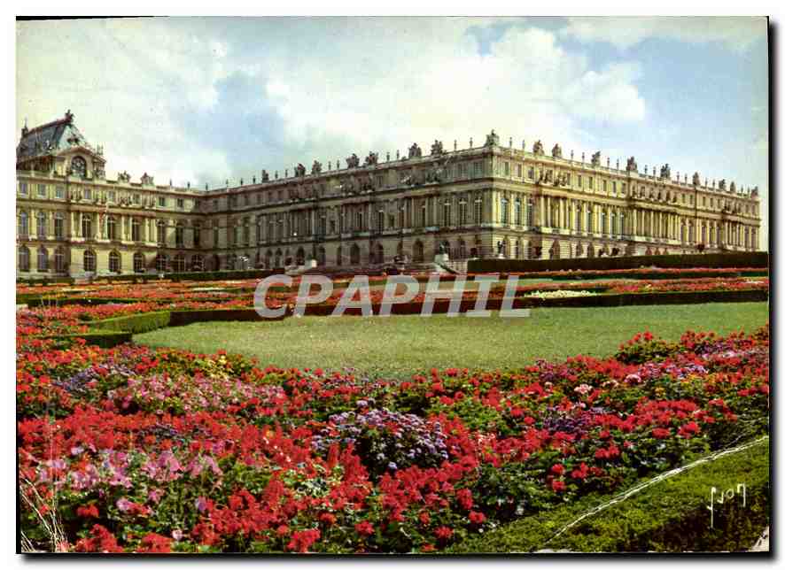 CPM Chateau de Versailles Le Chateau vu des Parterres de Nord 