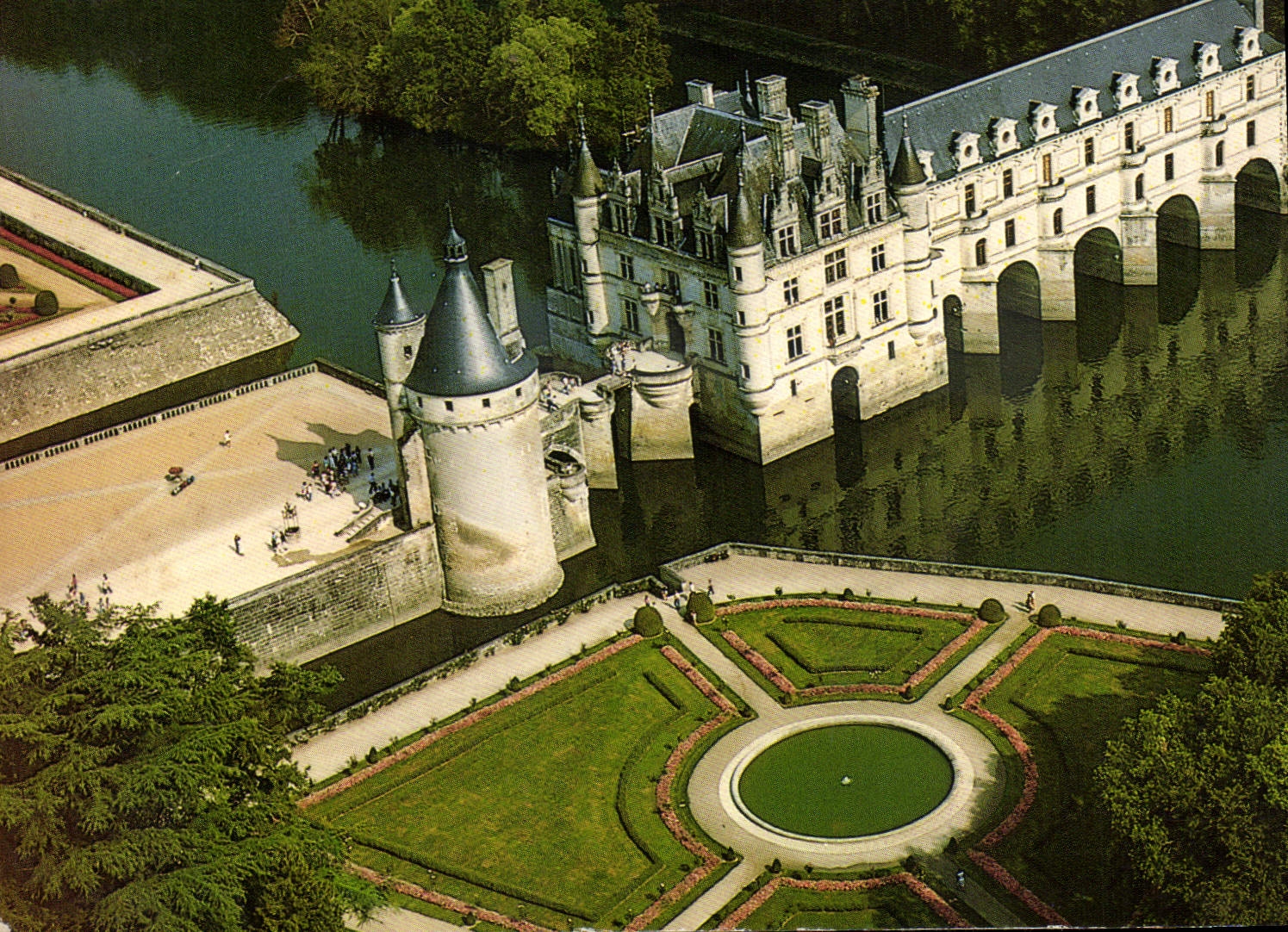 CPM Chenonceaux I et L Chateau Renaissance 