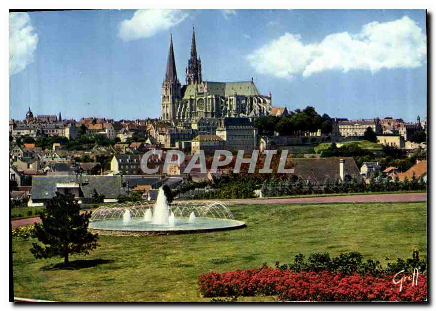 CPM Chartres Eure et Loir La Cathedrale depuis le jardin de la route d'Ablis 