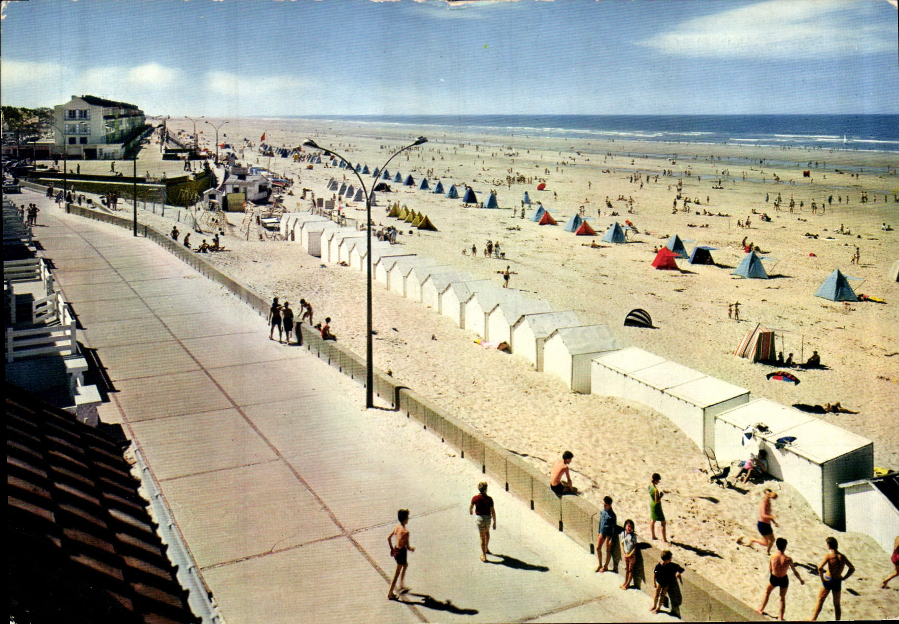 CPM Fort Mahon Plage Somme L'Esplanade et la plage 