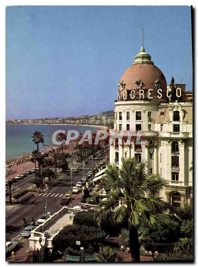 CPM Nice La Promenade des Anglais au premier plan l'Hotel Negresco 