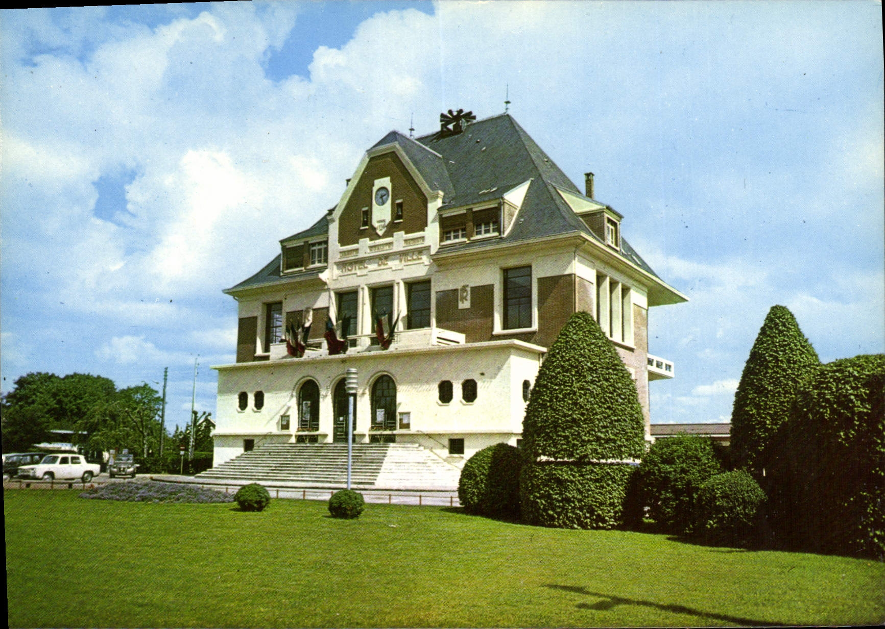 CPM Ste Genevieve des Bois L'Hotel de Ville 