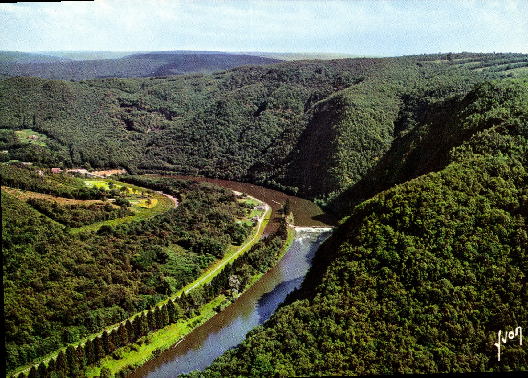 Vallee de la Meuse — Vue aérienne — Editions Jean-Jaures & Arcueil