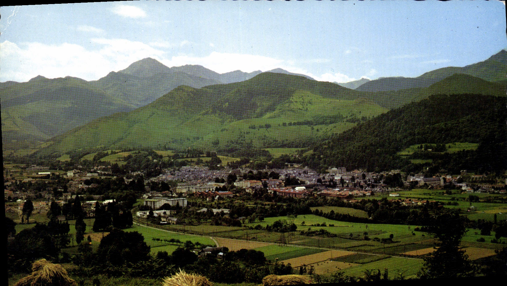 Bagnères-de-Bigorre (H.-Pyr.) — Vue générale — Éditions P. PÉTRON, Sarreguemines, n° 1152