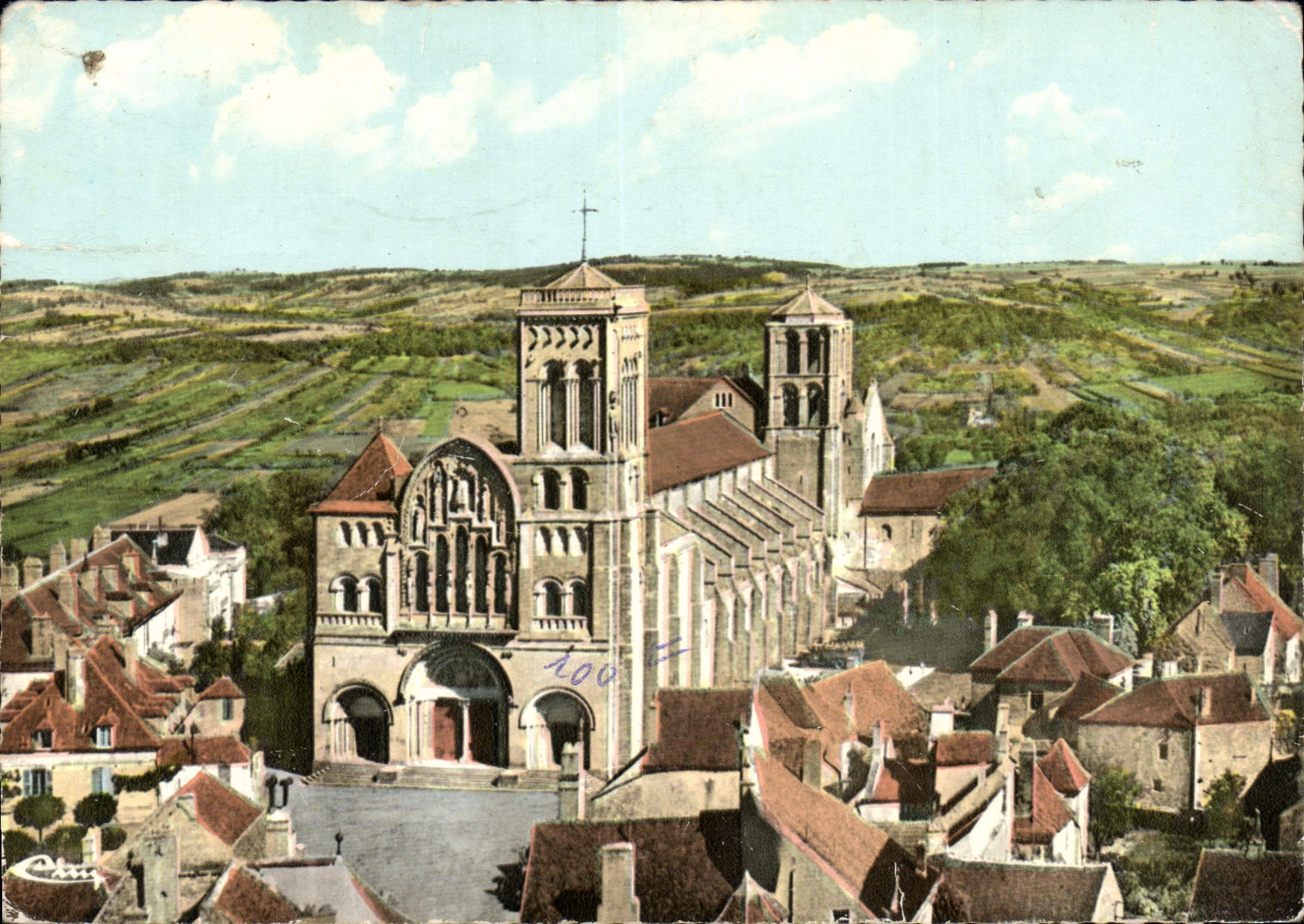 CPM Vezelay Yonne Vue generale de l'Eglise Abbatiale de la Madeleine 