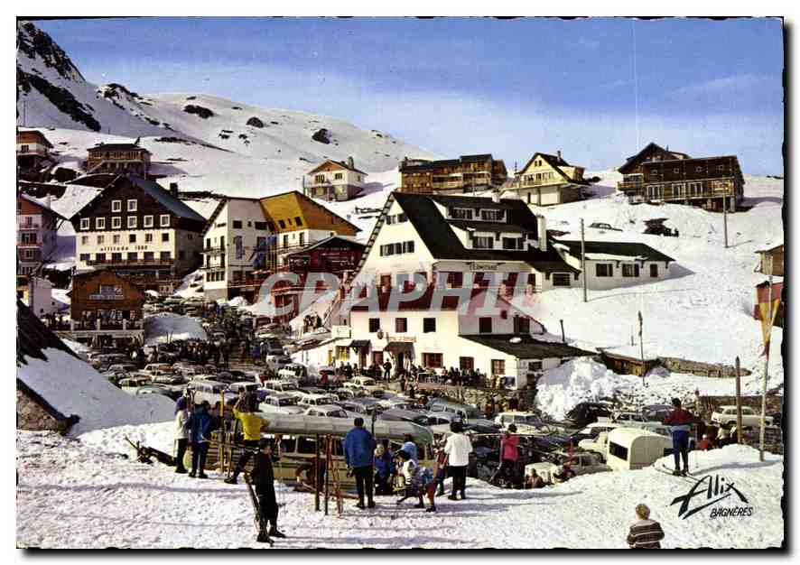 CPM Les Pyrenees La Mongie Vue vers la Chapelle 