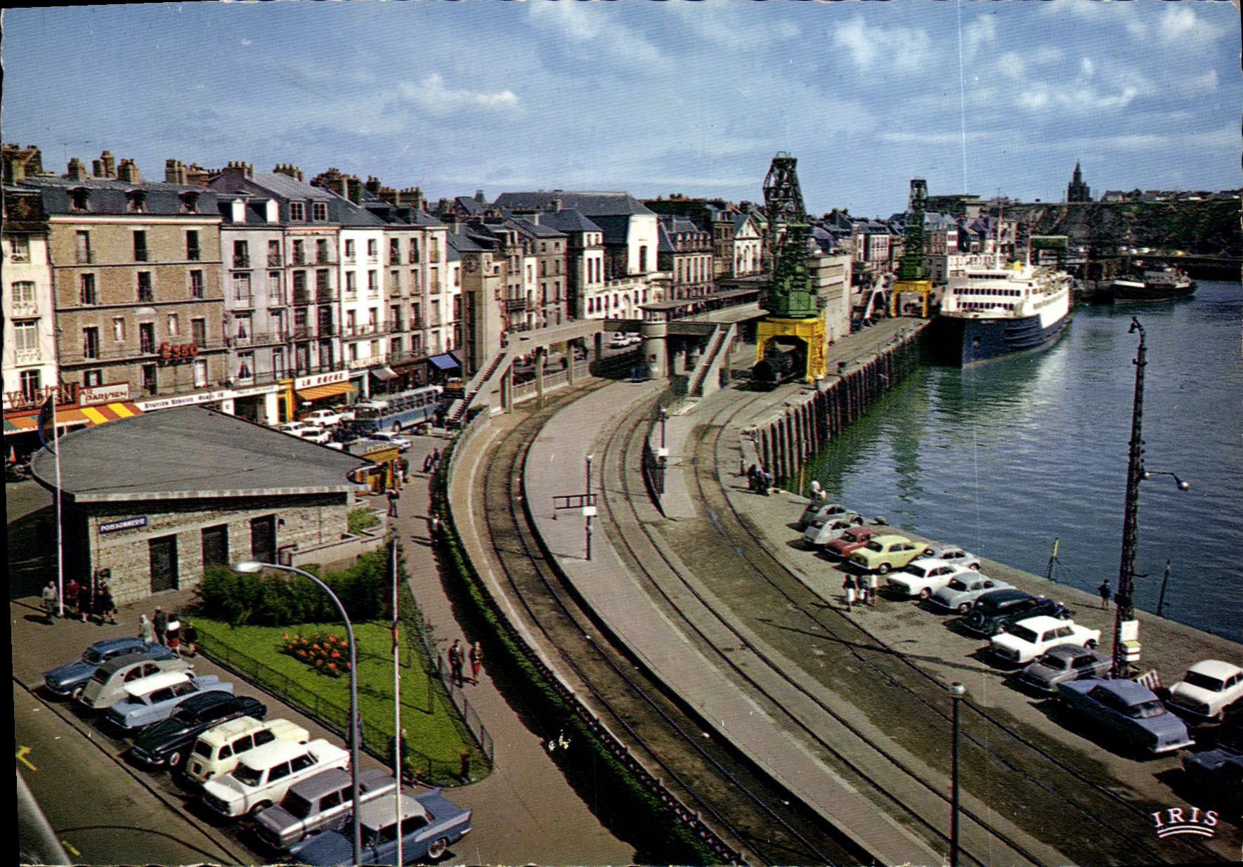 CPM Dieppe Seine Maritime La gare maritime et le Valencay 