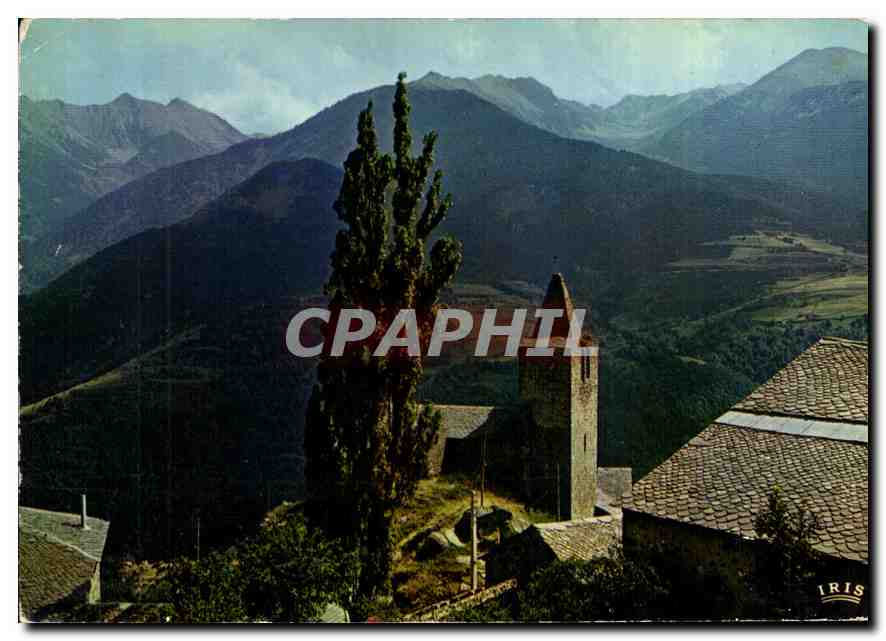 Le clocher de Sauto — au fond la chaîne des Pyrénées — IRIS