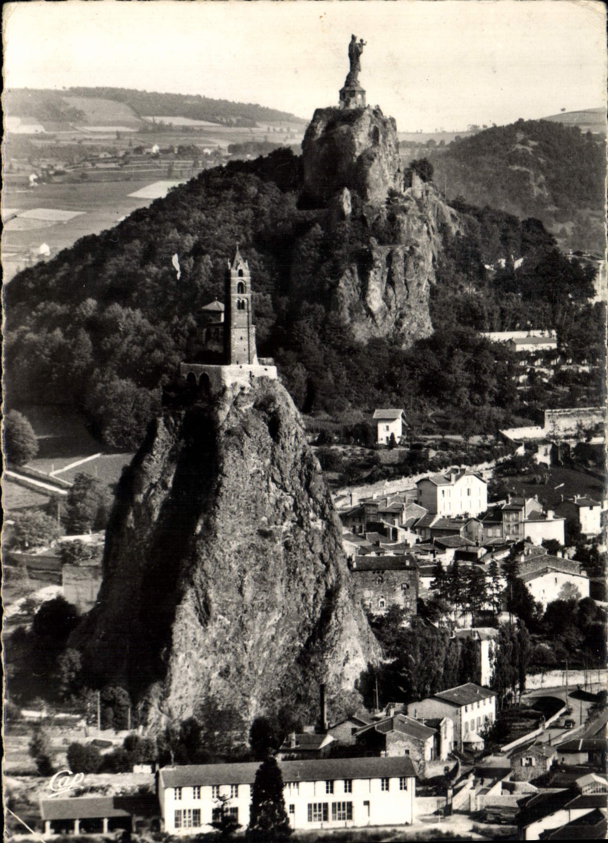 CPM Le Puy Les Rochers Saint Michel et Corneile et la Statue de Notre Dame de France 