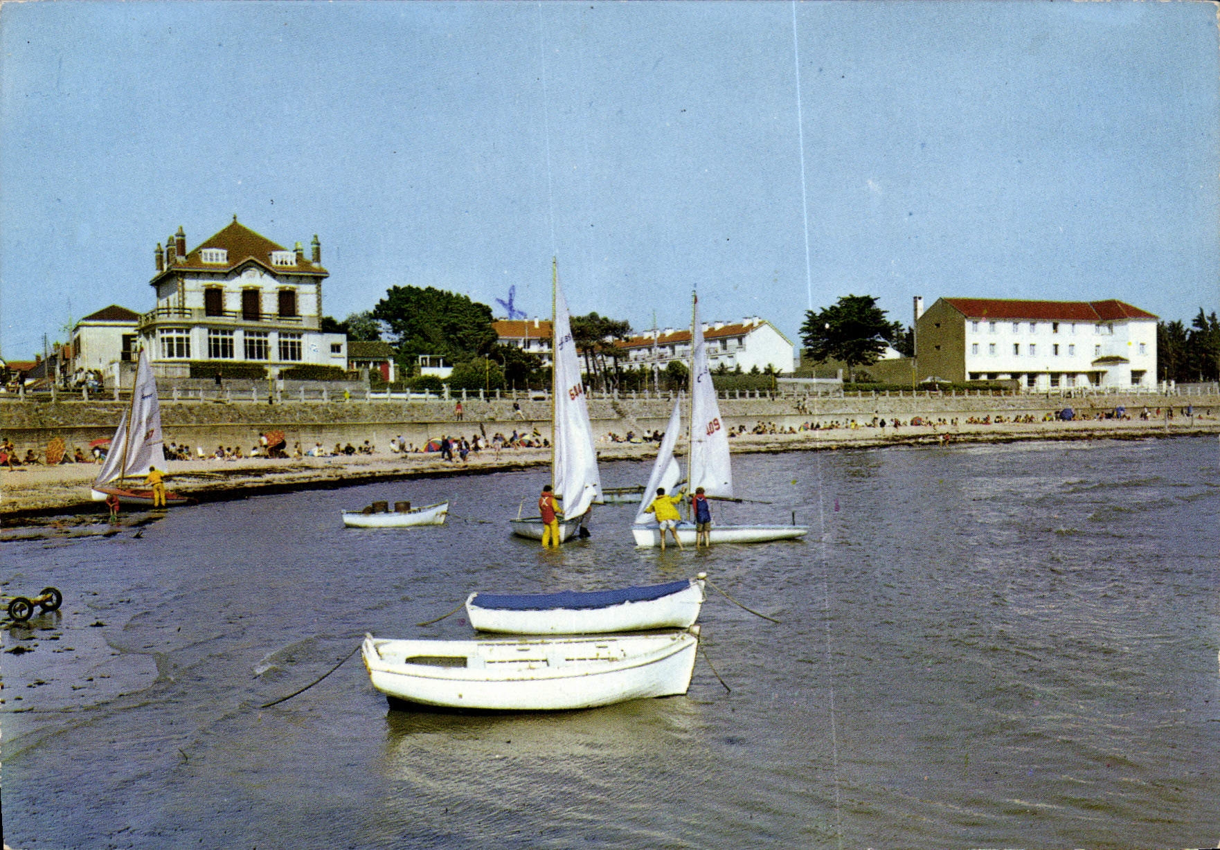 CPM La Bernerie en Retz La plage Sainte Anne 