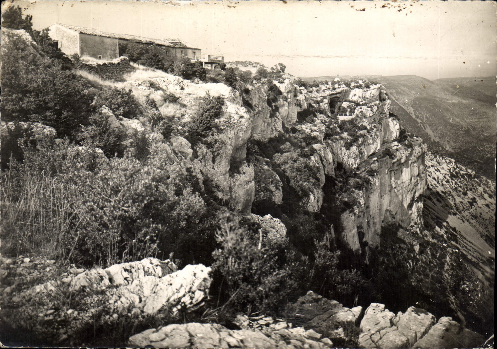 CPM Ferme de la Baume Auriol Herault surplombant le cirque de Navacelles et la grotte des Camisards