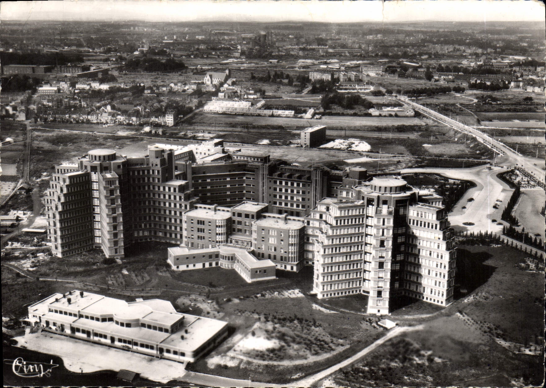 CPM Lille Nord La Cite hospitaliere Vue aerienne 