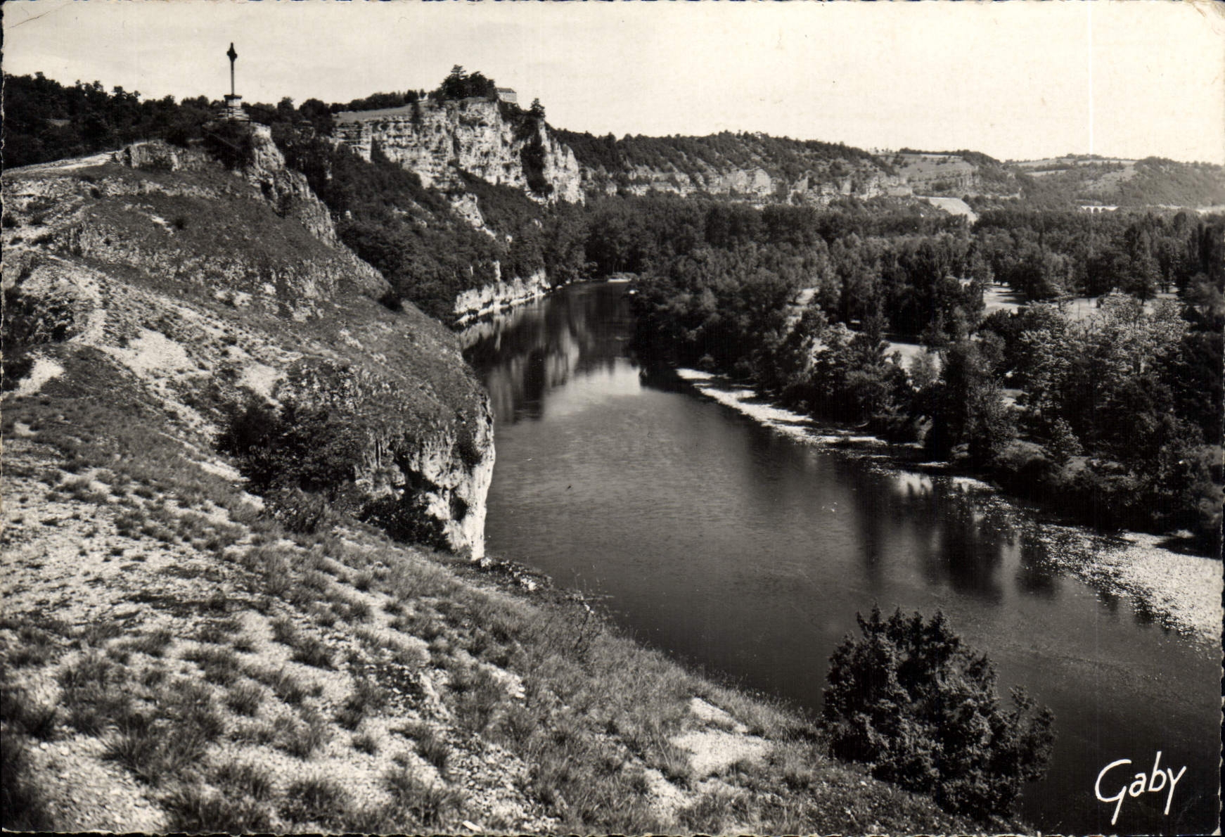 Die Dordogne-Tal bei Copeyre — Umgebung von Martel (Lot) — Éditions Gaby
