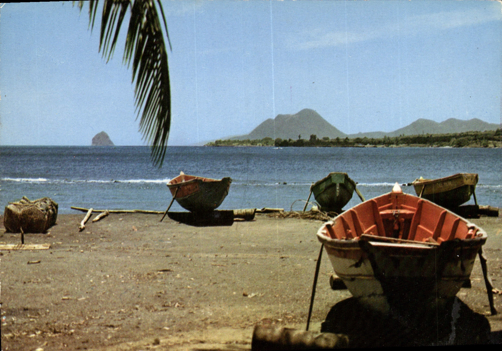 CPM Martinique L'Anse Figuier Barques de peche au fond le Diamant 