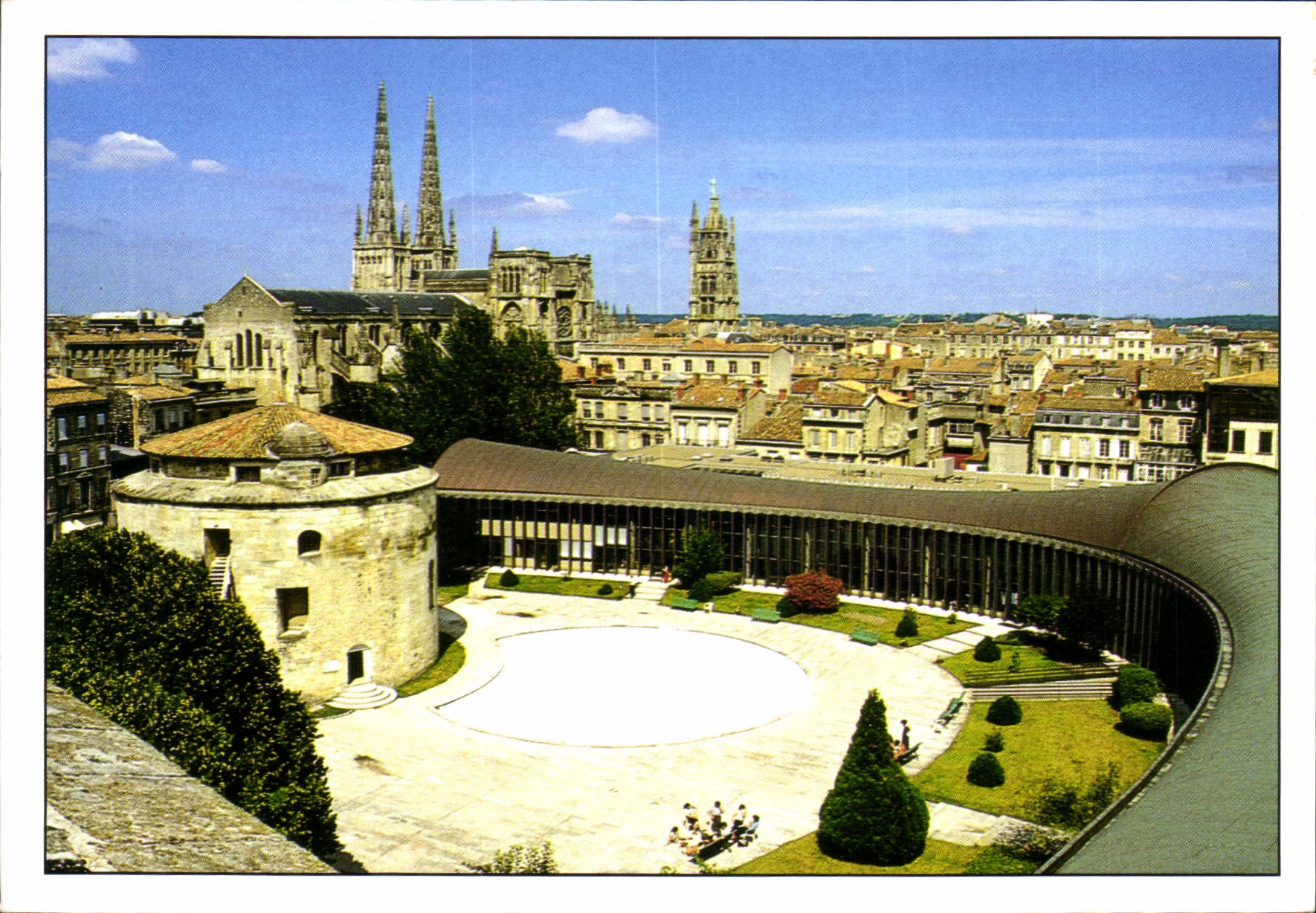 Bordeaux — L'École de Magistrature dans l'ancien fort du Ha — Photo : A. Kumurdjian