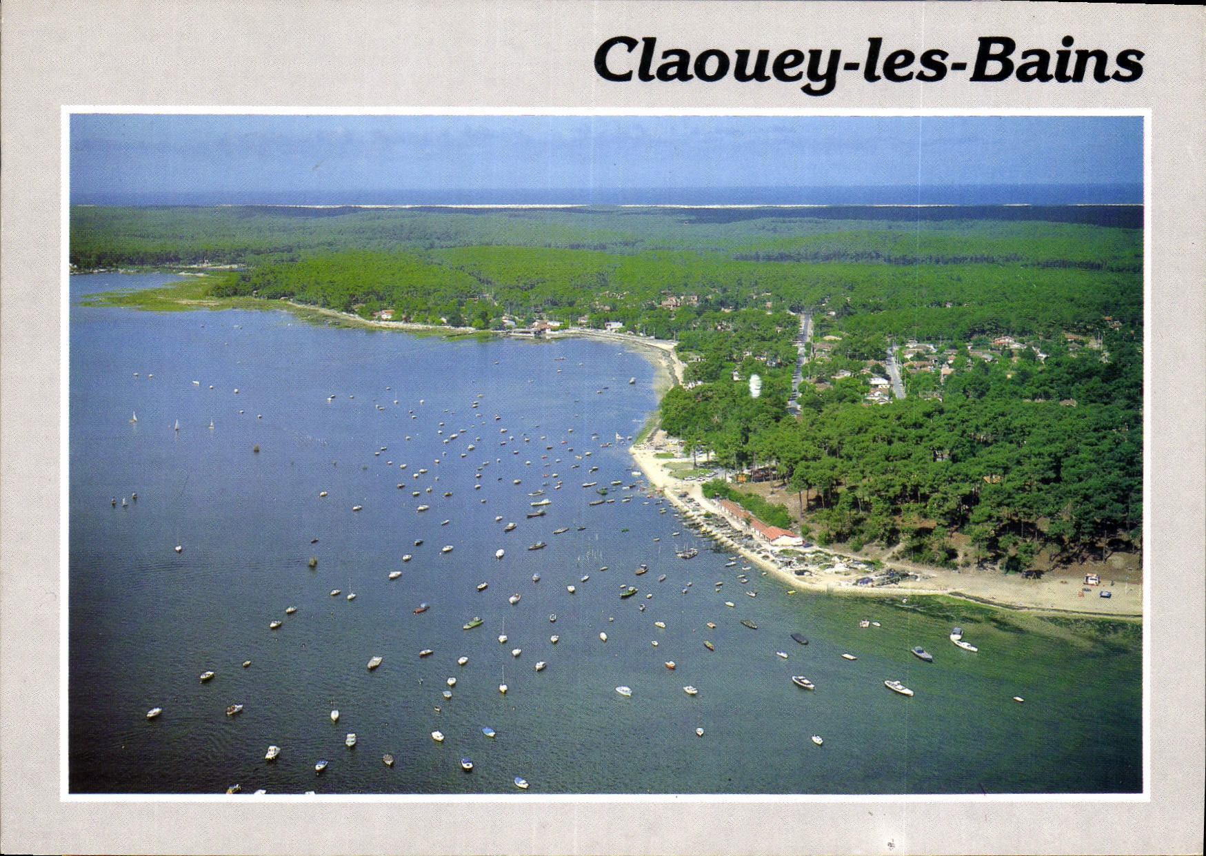 Claouey-les-Bains — vue aérienne du port et de la plage — Éditions et Impressions Combier / Mâcon