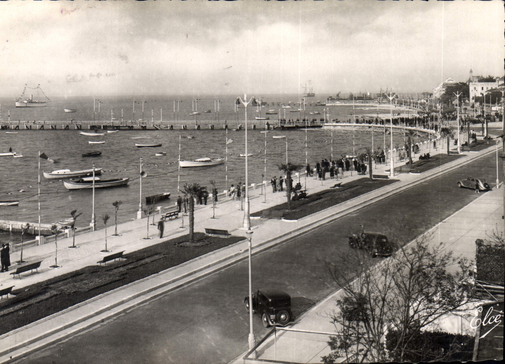 Arcachon — Le Nouveau Boulevards et les Jetées — Edit. L. Coutagne, Bordeaux