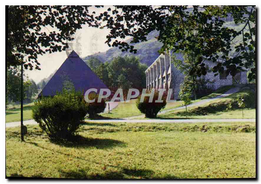 CPM Lourdes Cite Saint Pierre Secours Catholique Pavillon Pelerins et Cairn Saint Laurent 