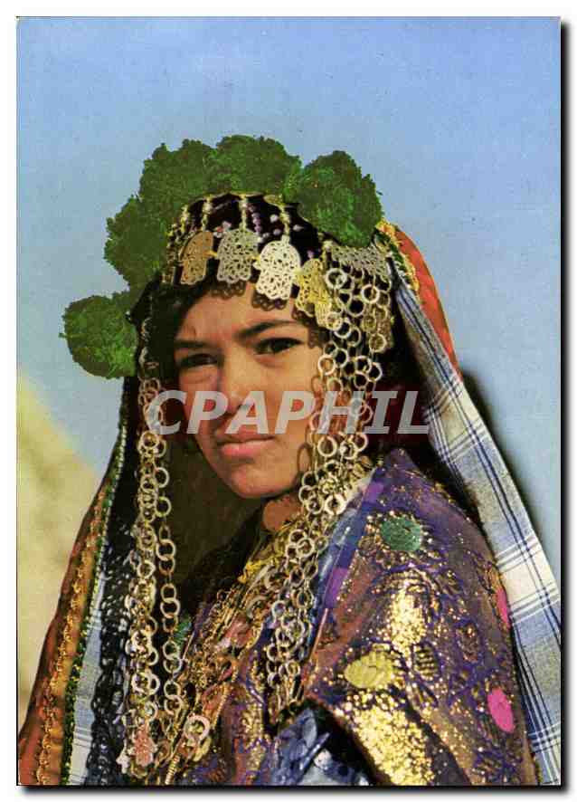 CPM Sud Tunisien Fillette en tenue d'apparat 