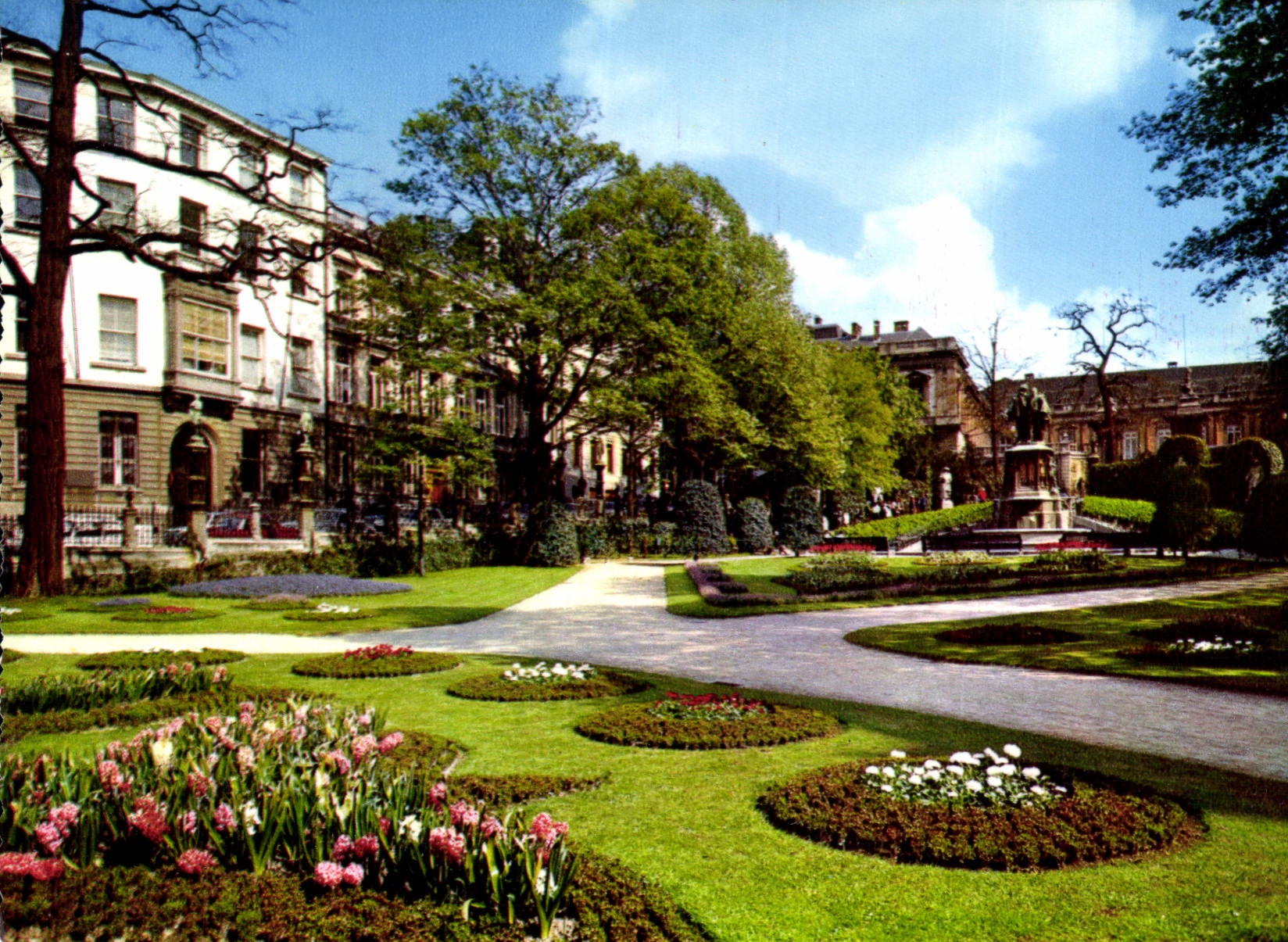 CPM Bruxelles Square du petit Sablon 