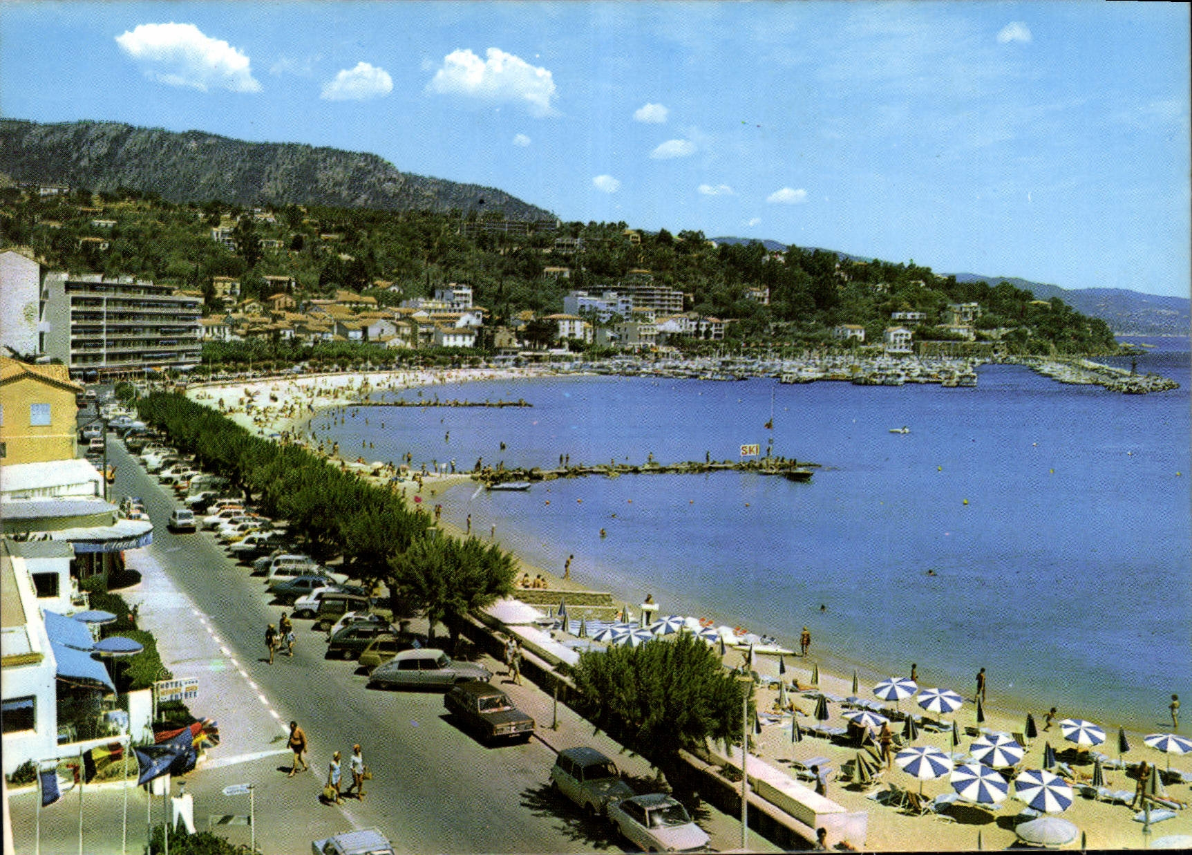Le Lavandou — La spiaggia, prospettiva marina — Luce e bellezza della Costa Azzurra