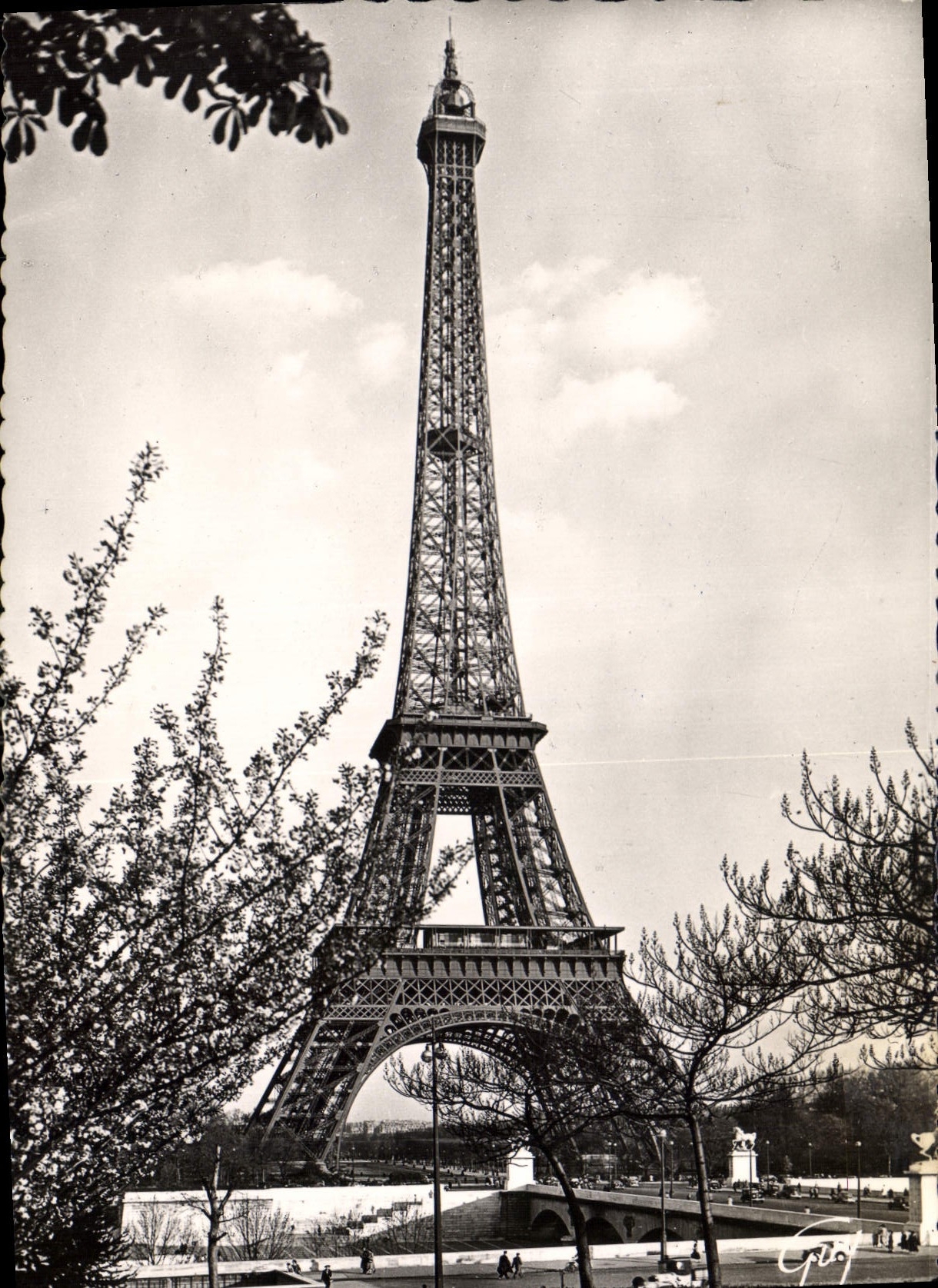 CPM Paris et ses merveilles la Tour Eiffel et le pont d'Iena 