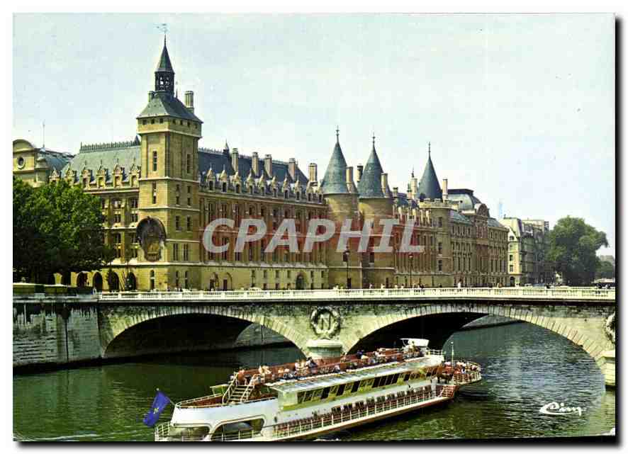 CPM Paris Palais de Justice Sainte Chapelle vus de la Seine 