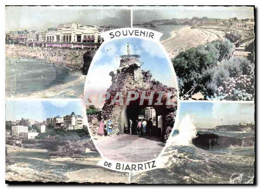 CPM Biarritz Basses Pyrenees la Plage et le Casino vue genetale de la Plage le Rocher de la Vierge P