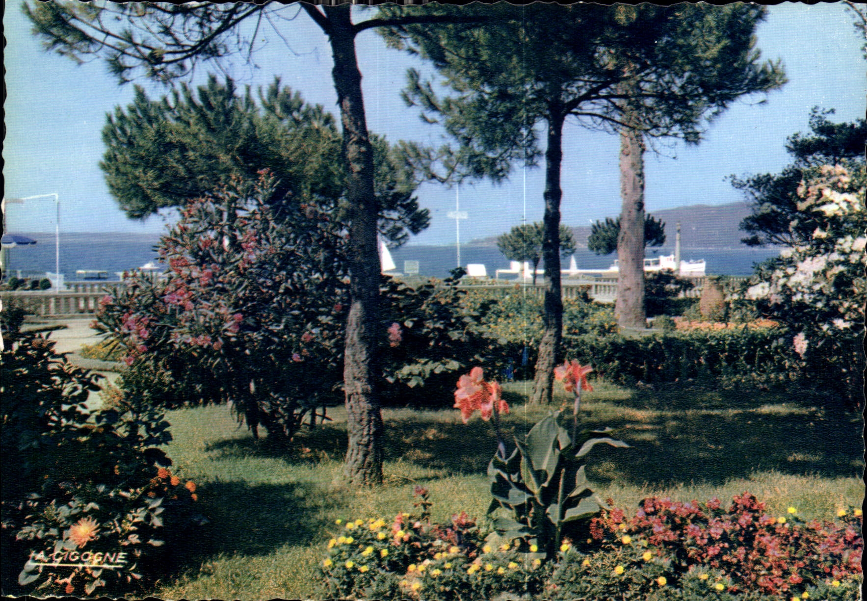 La Cigogne — Jardin bordant la mer — Édit. La Cigogne, Monaco