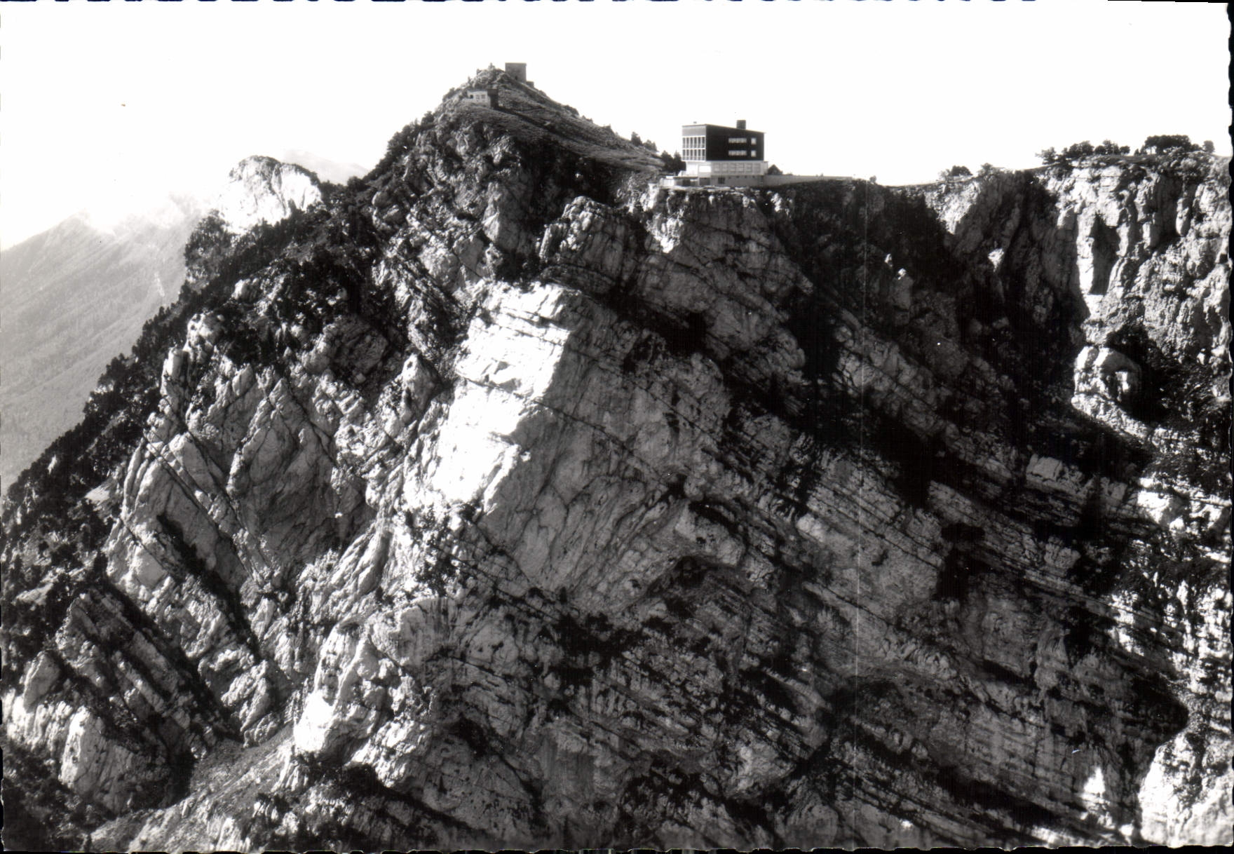 Saint-Nizier-du-Moucherotte — Sommet du Moucherotte (1906 m) et l'Hôtel de l'Ermitage — Éditions J. Cellard